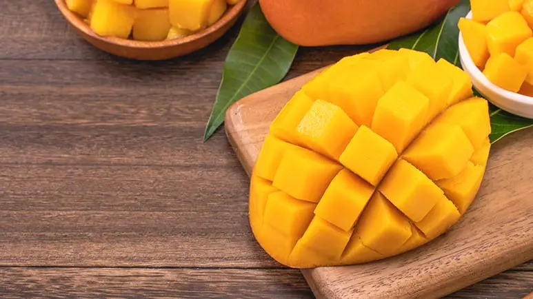 can you feed mango to your pet